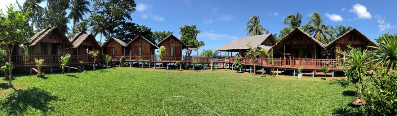 Red Sand Beach Resort Satun Exterior photo