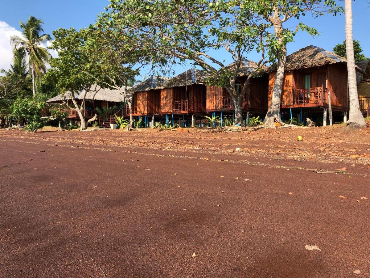 Red Sand Beach Resort Satun Exterior photo